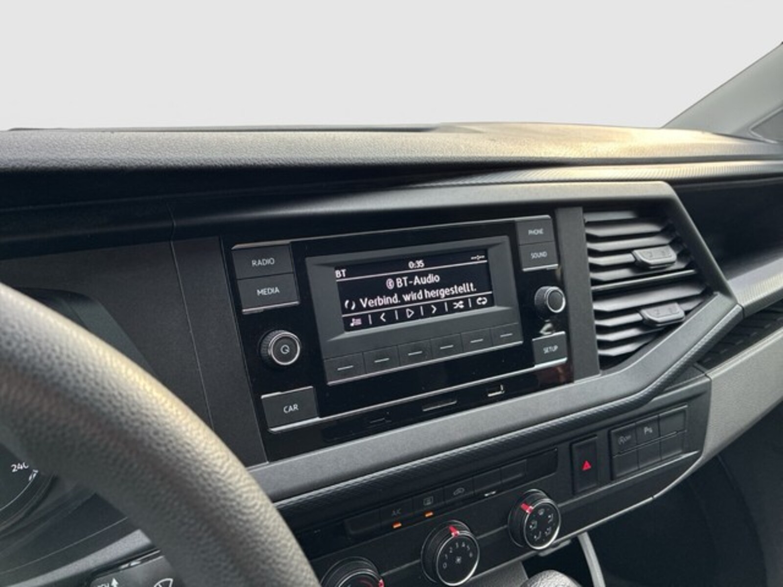 Volkswagen T6.1 Transporter Kombi kurzer Radstand – Bild 17