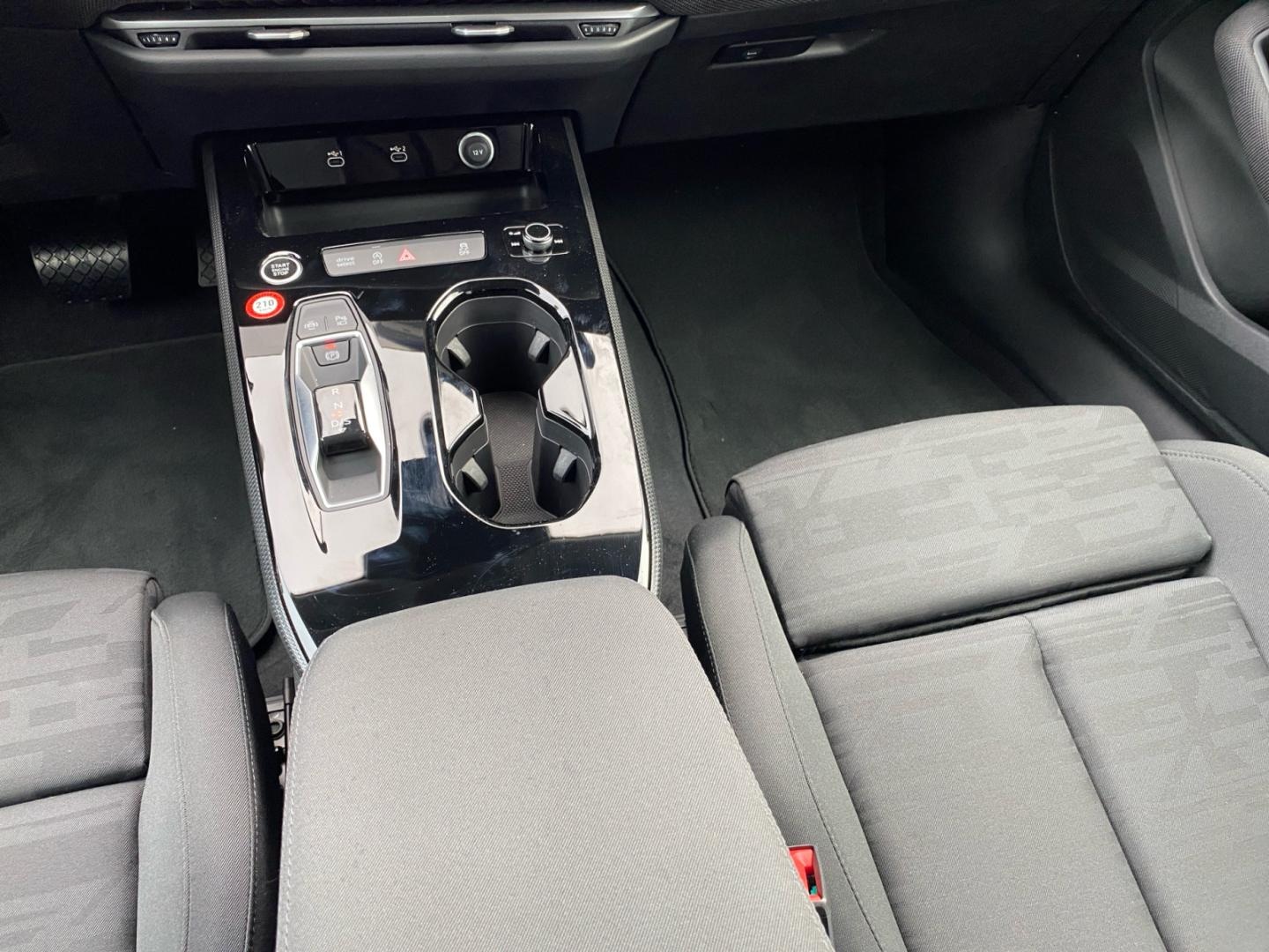 Bild über Audi A5 Limousine TFSI S tronic - für weitere Informationen kontaktieren Sie den Audi Partner