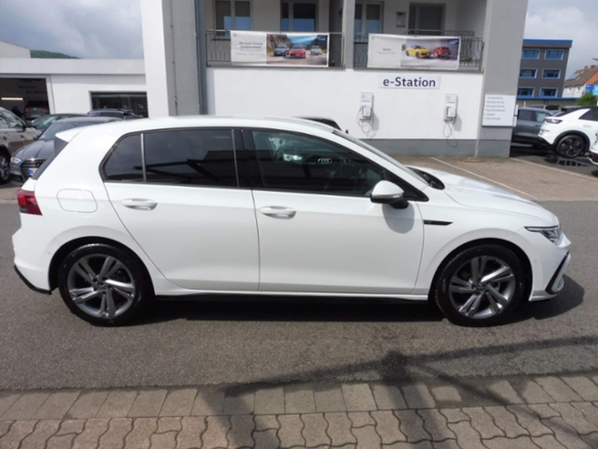 Volkswagen Golf R-Line