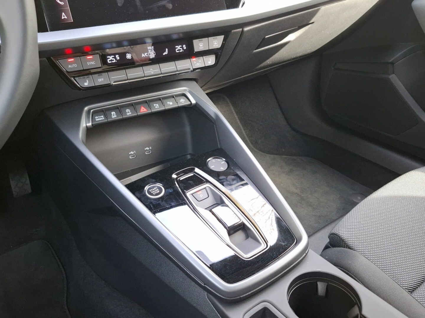 Bild über Audi A3 Sportback advanced 30 TFSI S tronic - für weitere Informationen kontaktieren Sie den Audi Partner