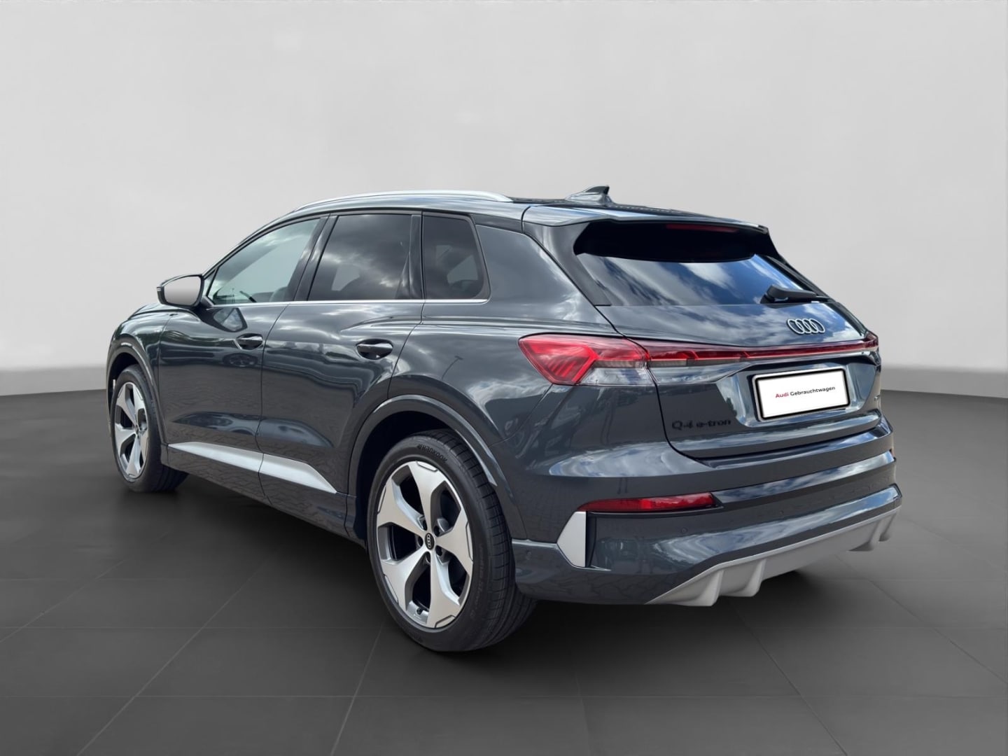 Bild über Audi Q4 SUV e-tron e-tron quattro 220 kW - für weitere Informationen kontaktieren Sie den Audi Partner