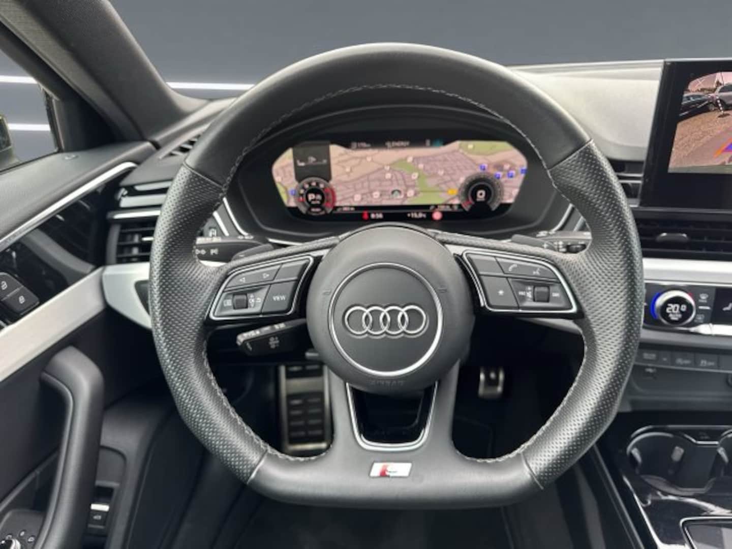 Bild über Audi A4 Avant S line 40 TFSI quattro S tronic - für weitere Informationen kontaktieren Sie den Audi Partner