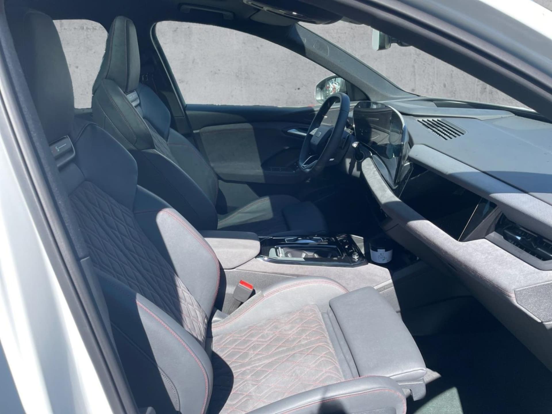 Audi SQ6 SUV e-tron