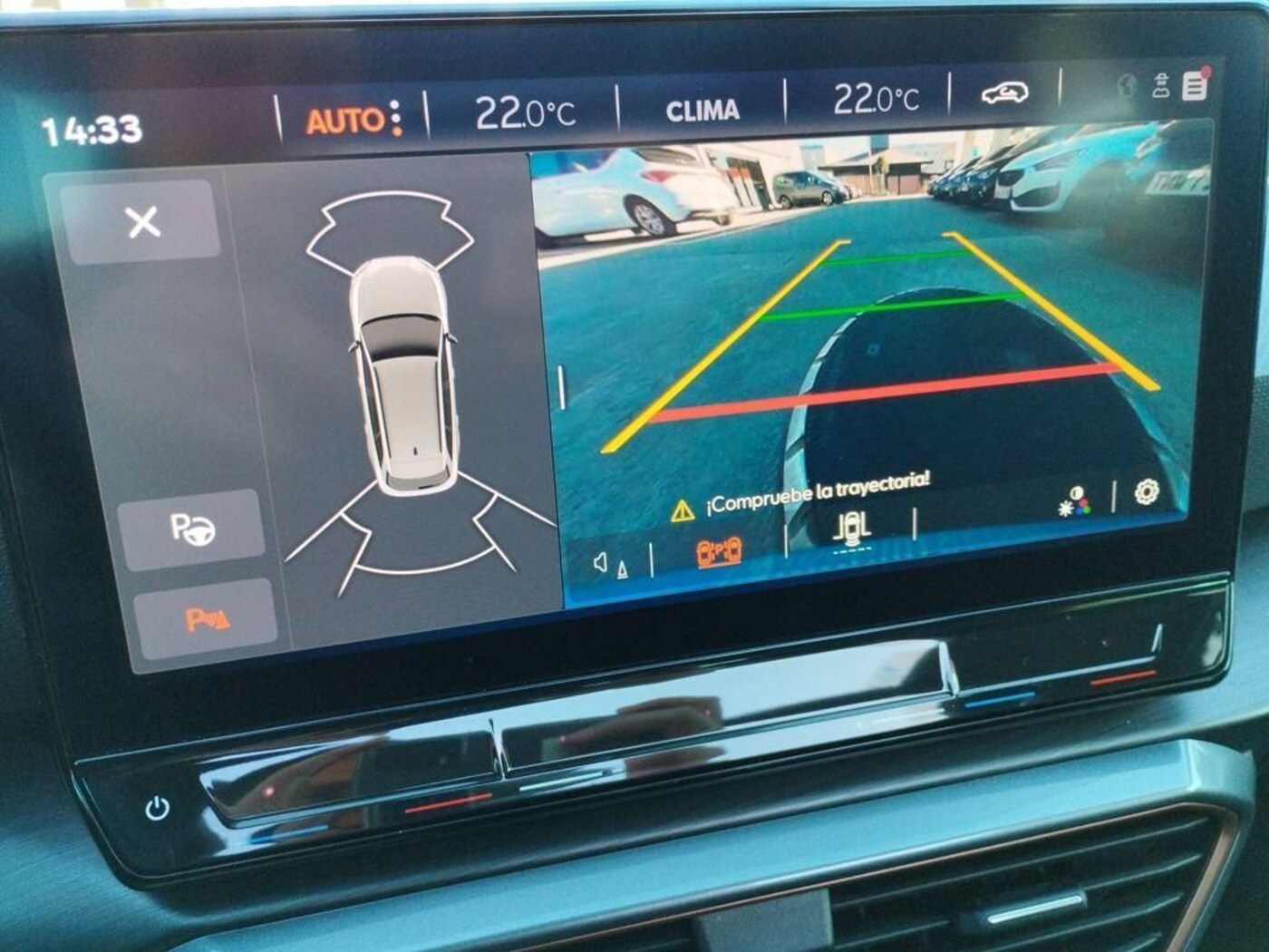 CUPRA Leon Sportstourer 1.5 eTSI DSG 110 kW (150 CV) — photo 17