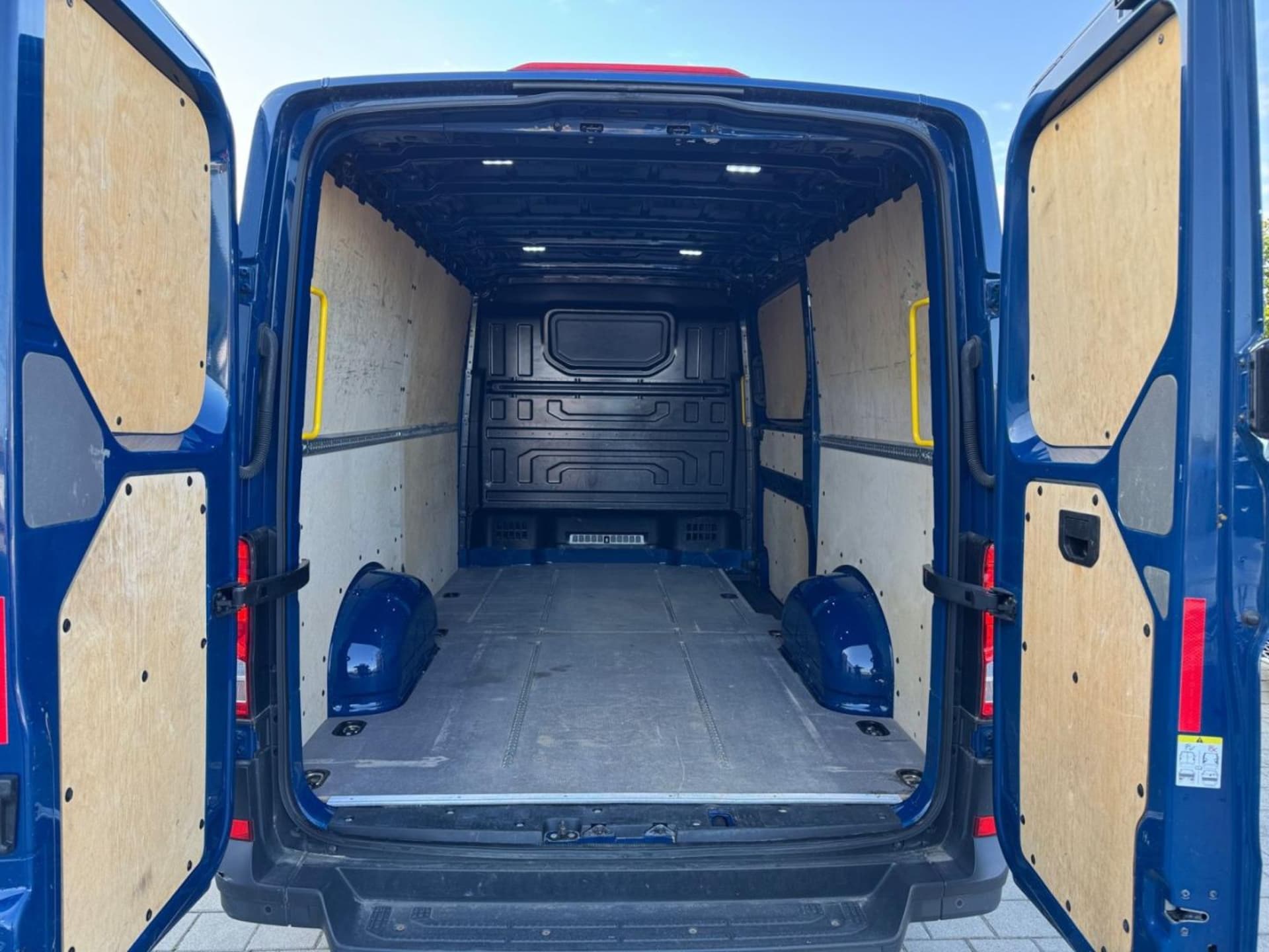 Volkswagen Crafter Kasten mittlerer Radstand