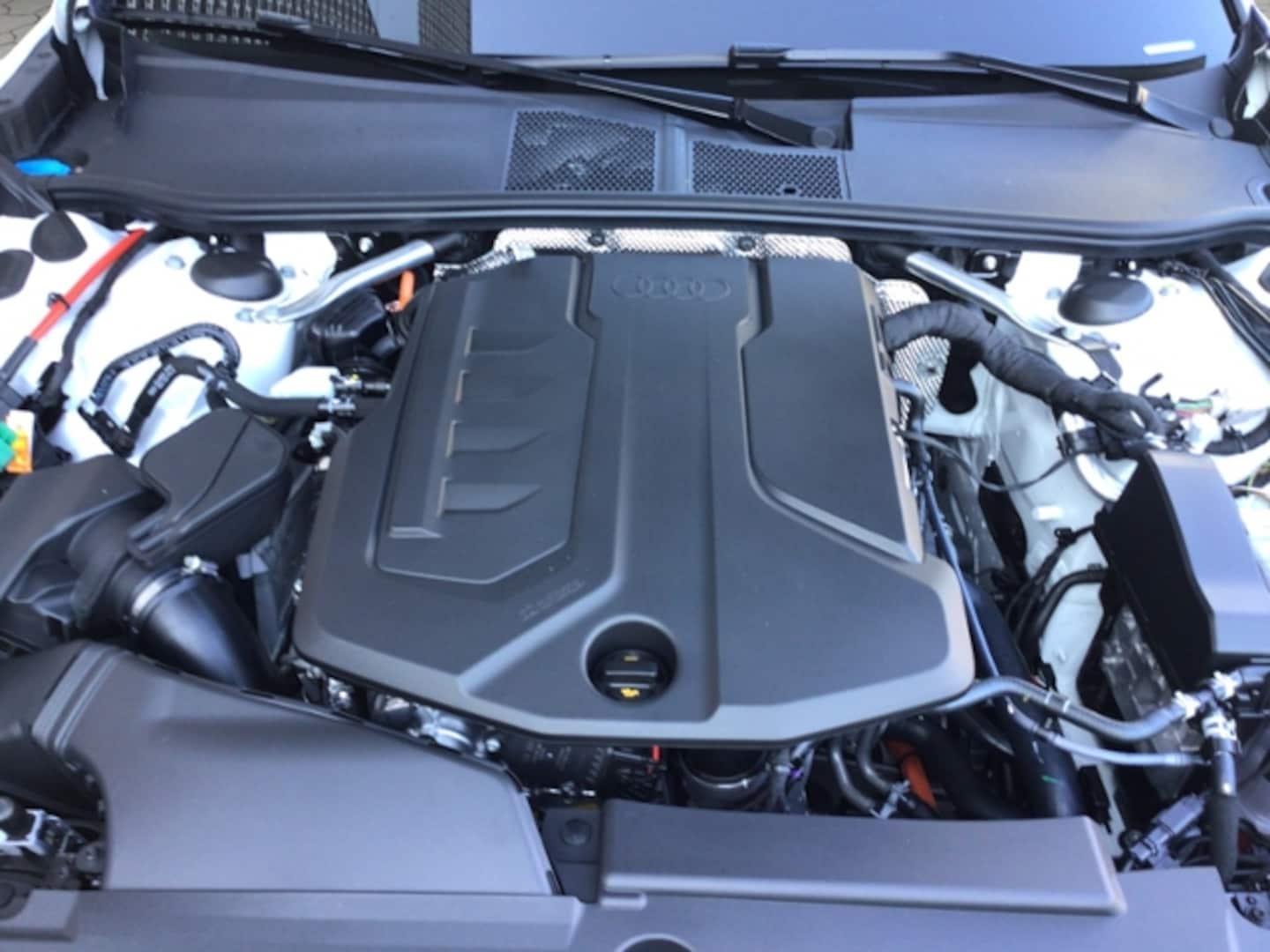 Bild über Audi A5 Avant e-hybrid e-hybrid quattro 270 kW S tronic - für weitere Informationen kontaktieren Sie den Audi Partner