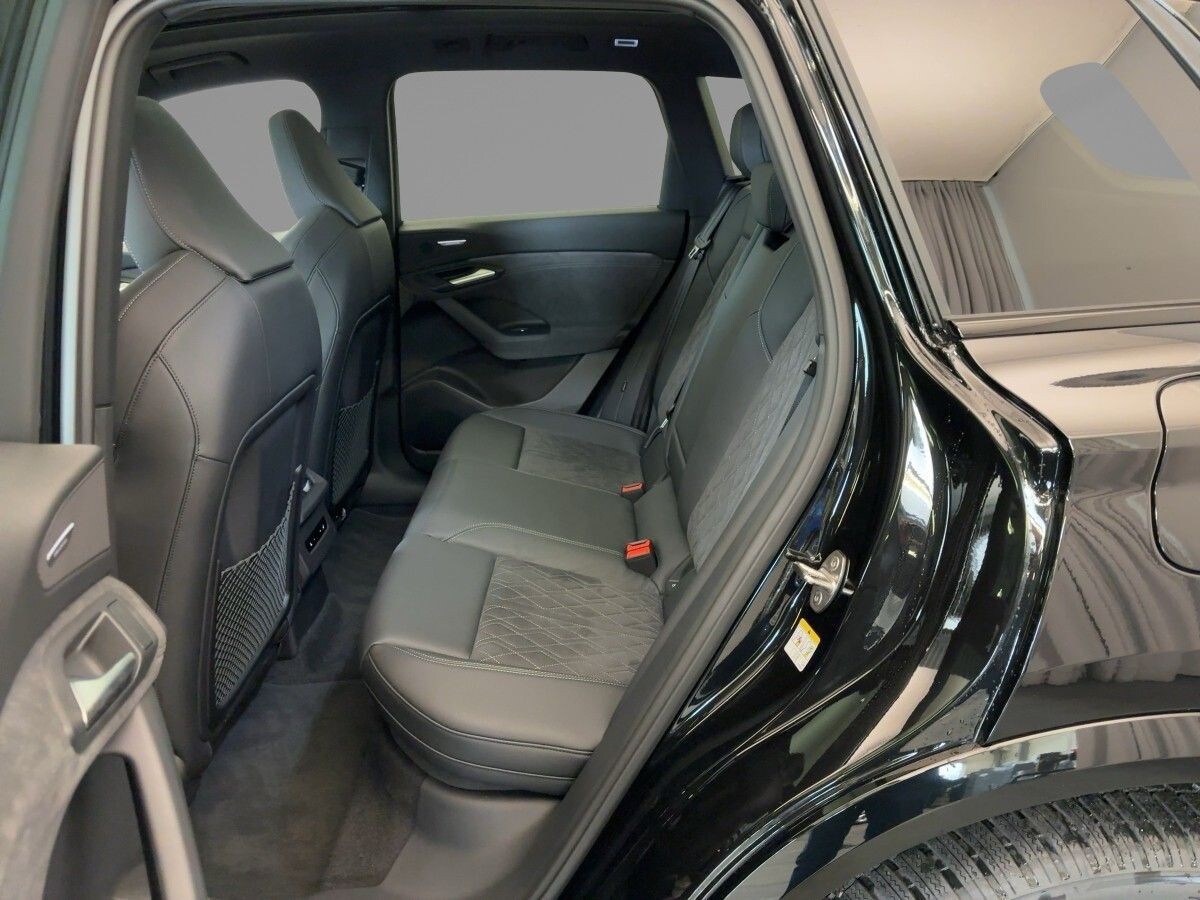 Image about Audi Q6 SUV e-tron e-tron quattro