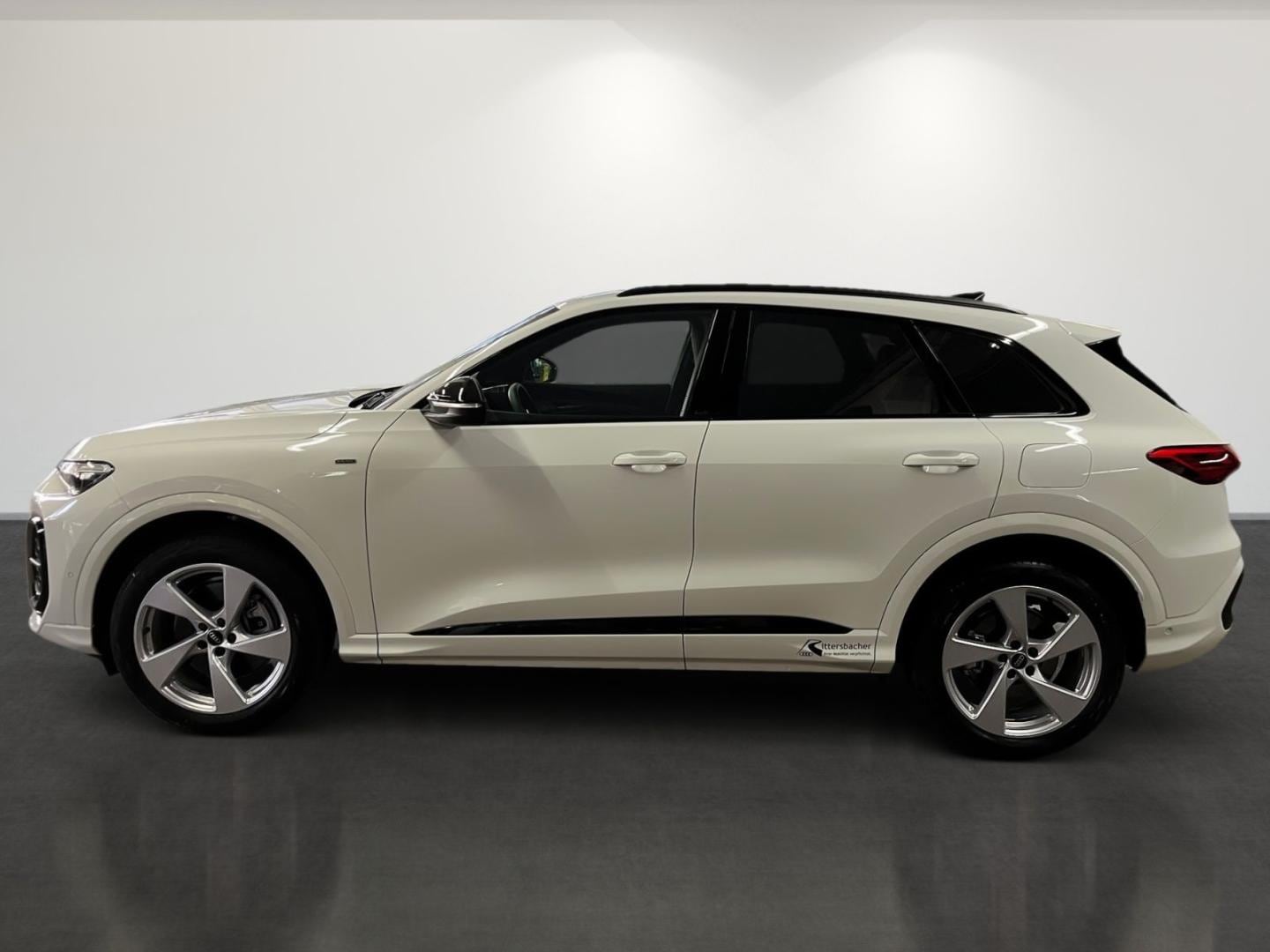 Bild über Audi Q5 SUV e-hybrid e-hybrid quattro 220 kW S tronic - für weitere Informationen kontaktieren Sie den Audi Partner