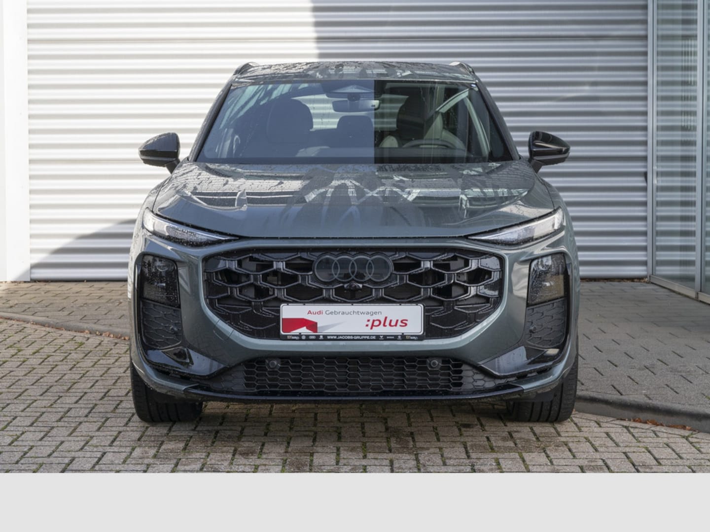 Bild über Audi Q3 SUV TFSI 110 kW S tronic - für weitere Informationen kontaktieren Sie den Audi Partner