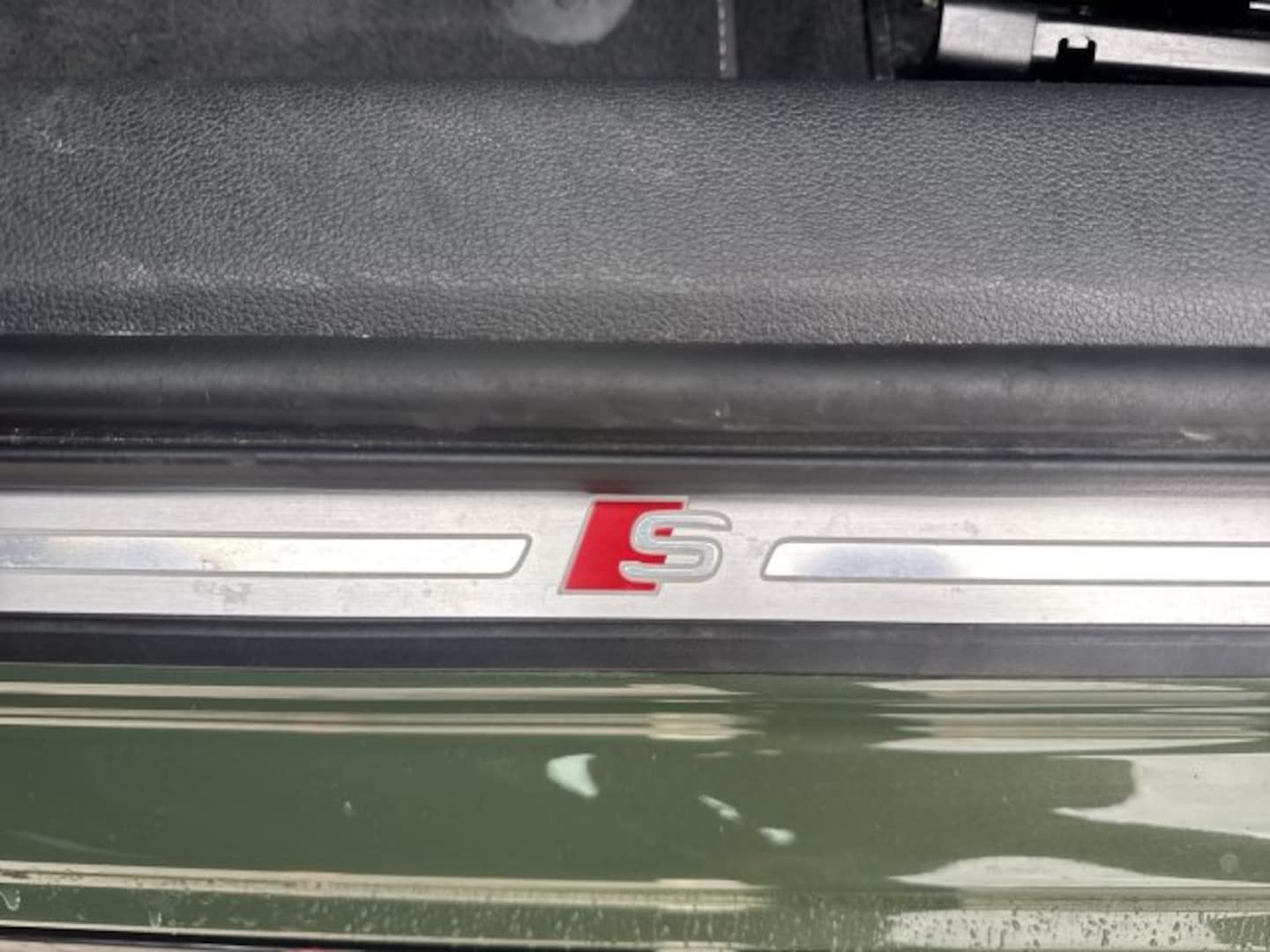 Bild über Audi A4 Avant S line 40 TFSI quattro S tronic - für weitere Informationen kontaktieren Sie den Audi Partner
