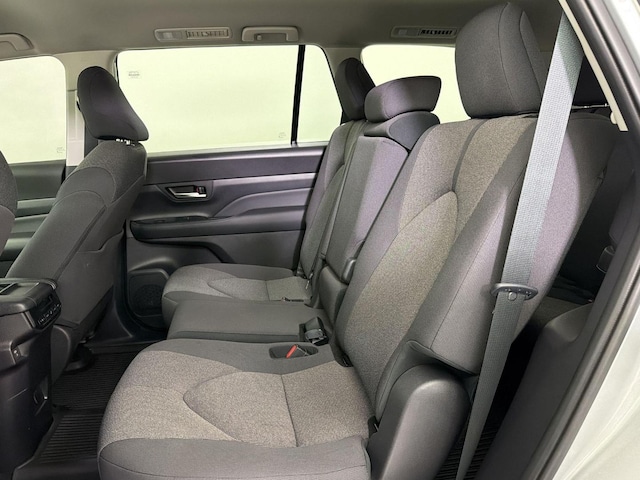 2025 Toyota Grand Highlander LE - Photo 21