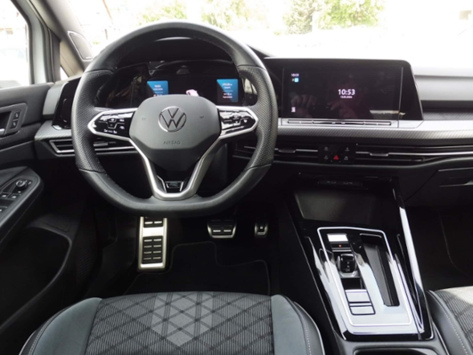 Volkswagen Golf R-Line