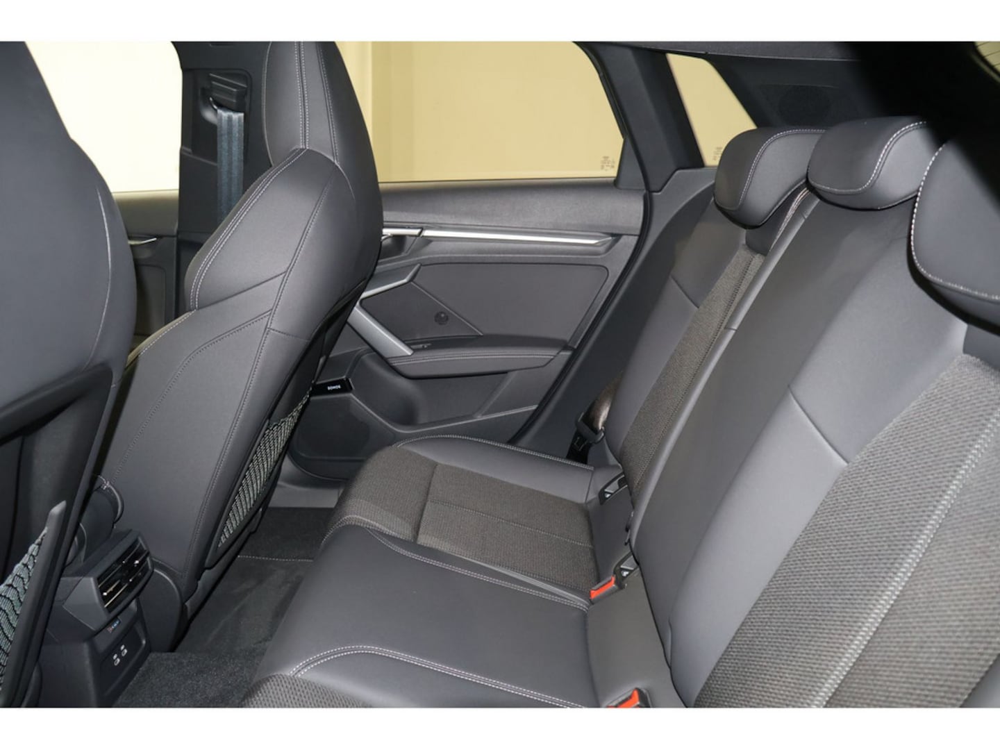 Bild über Audi A3 Sportback S line 35 TDI S tronic - für weitere Informationen kontaktieren Sie den Audi Partner