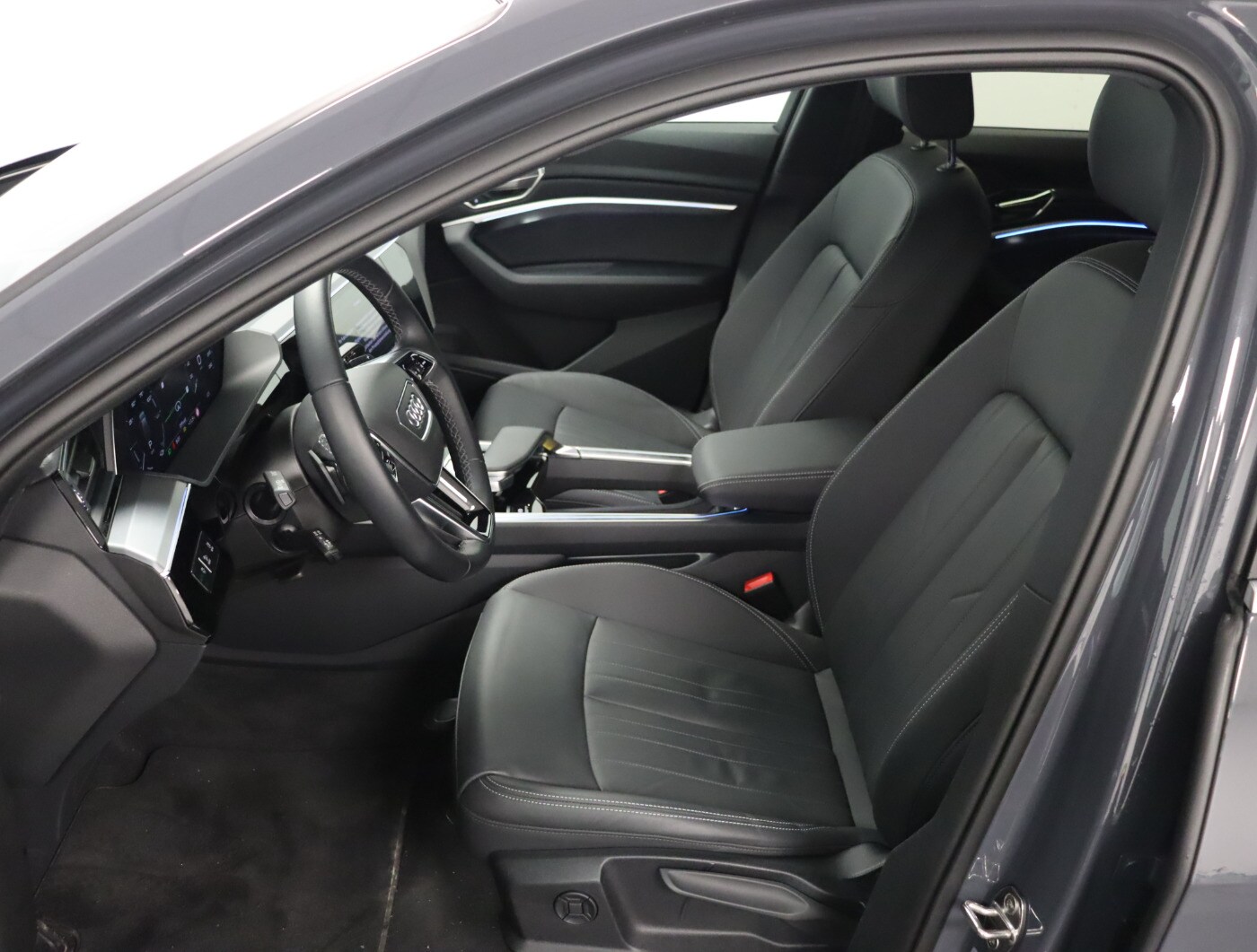 Image about Audi Q8 Sportback e-tron advanced 55 e-tron quattro