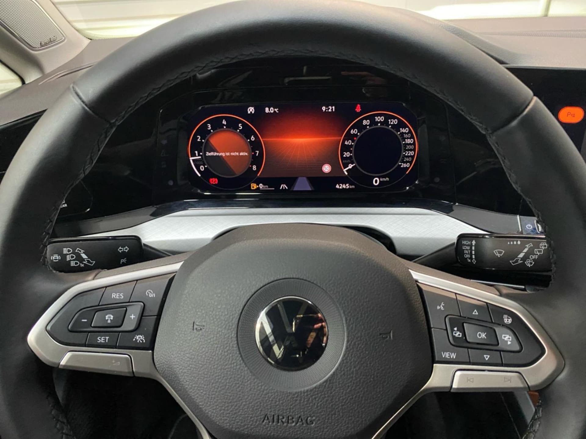 Volkswagen Golf Life