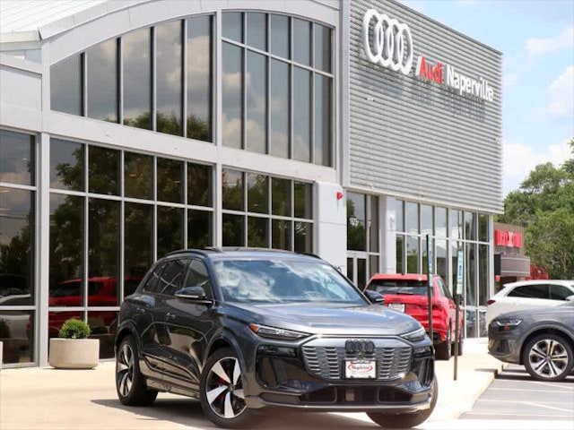 2025 Audi SQ6 e-tron Premium Plus's photo