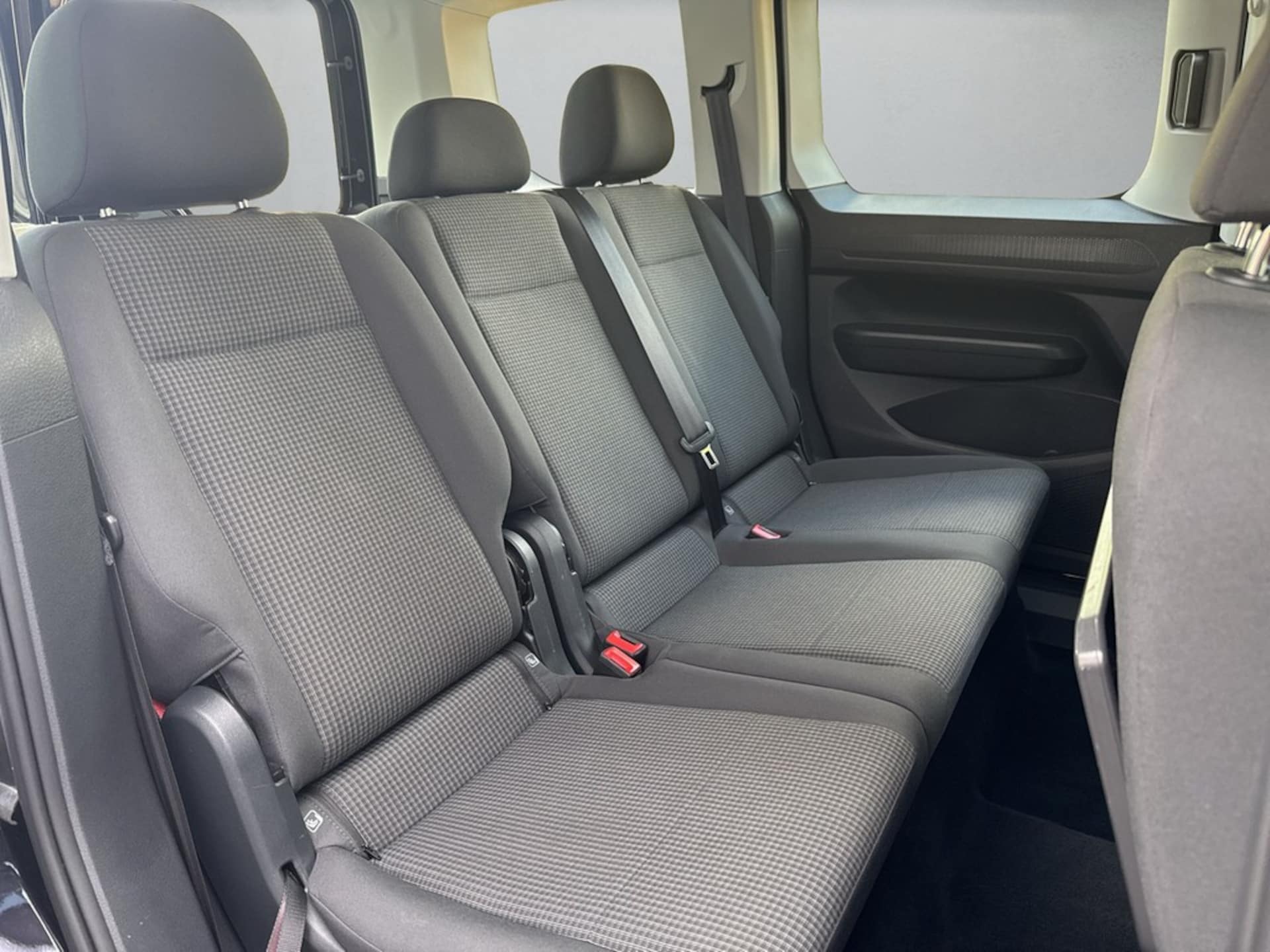 Volkswagen Caddy Basis-Modell