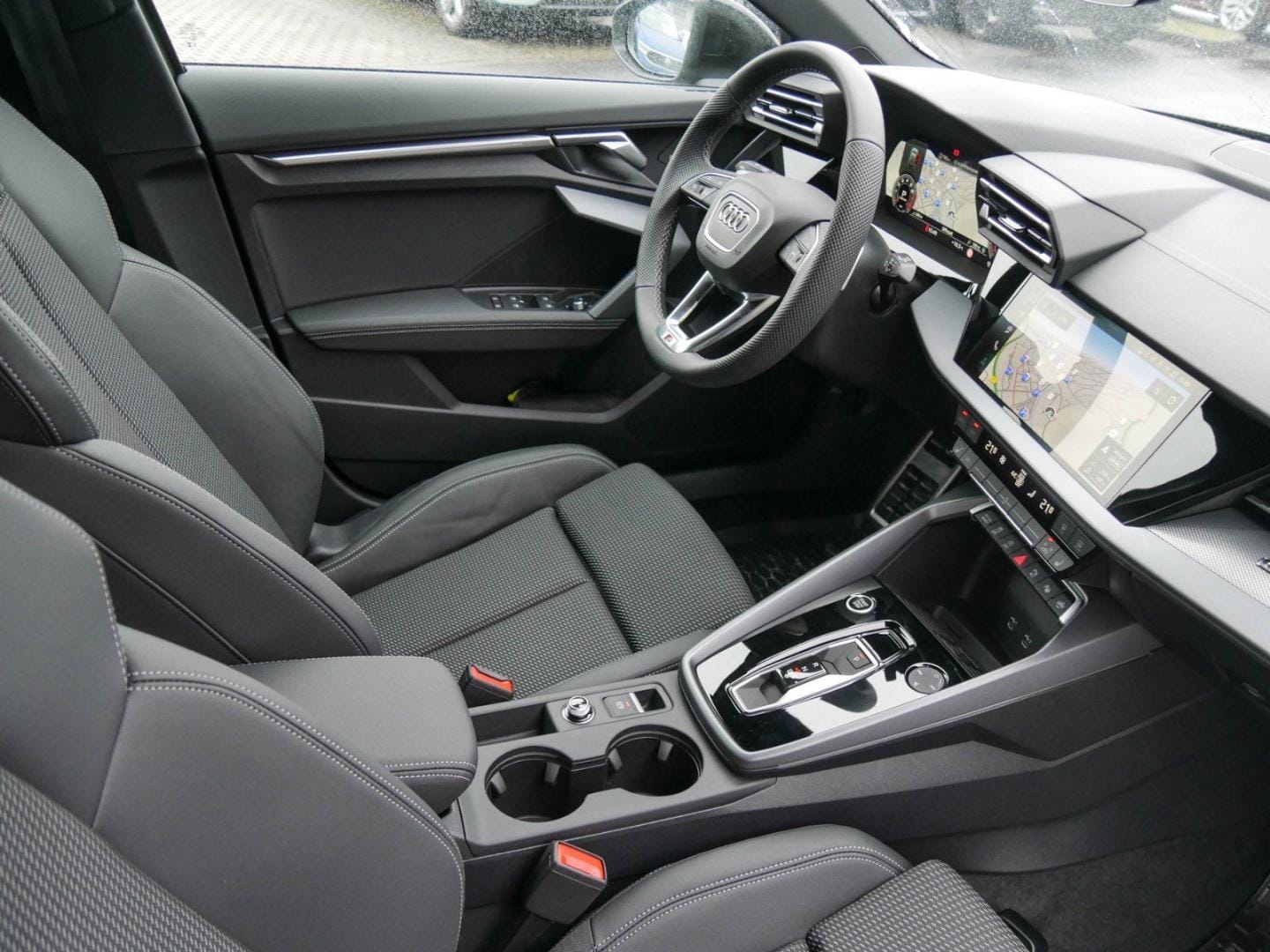 Bild über Audi A3 Sportback TFSI 110 kW S tronic - für weitere Informationen kontaktieren Sie den Audi Partner