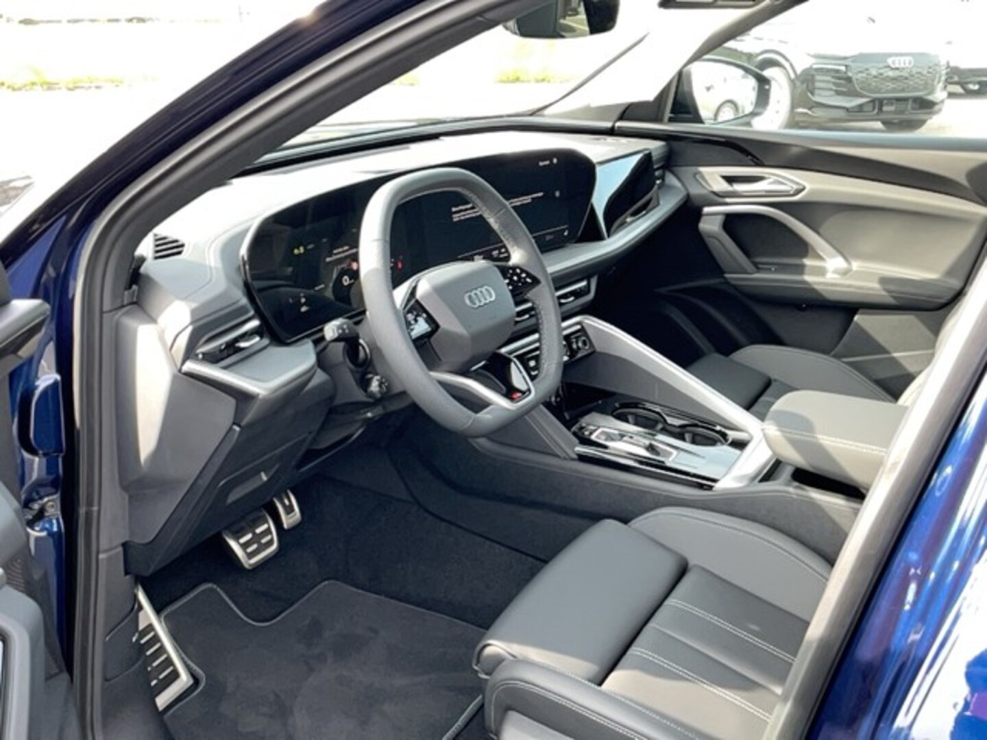 Bild über Audi Q5 SUV TDI quattro 150 kW S tronic - für weitere Informationen kontaktieren Sie den Audi Partner