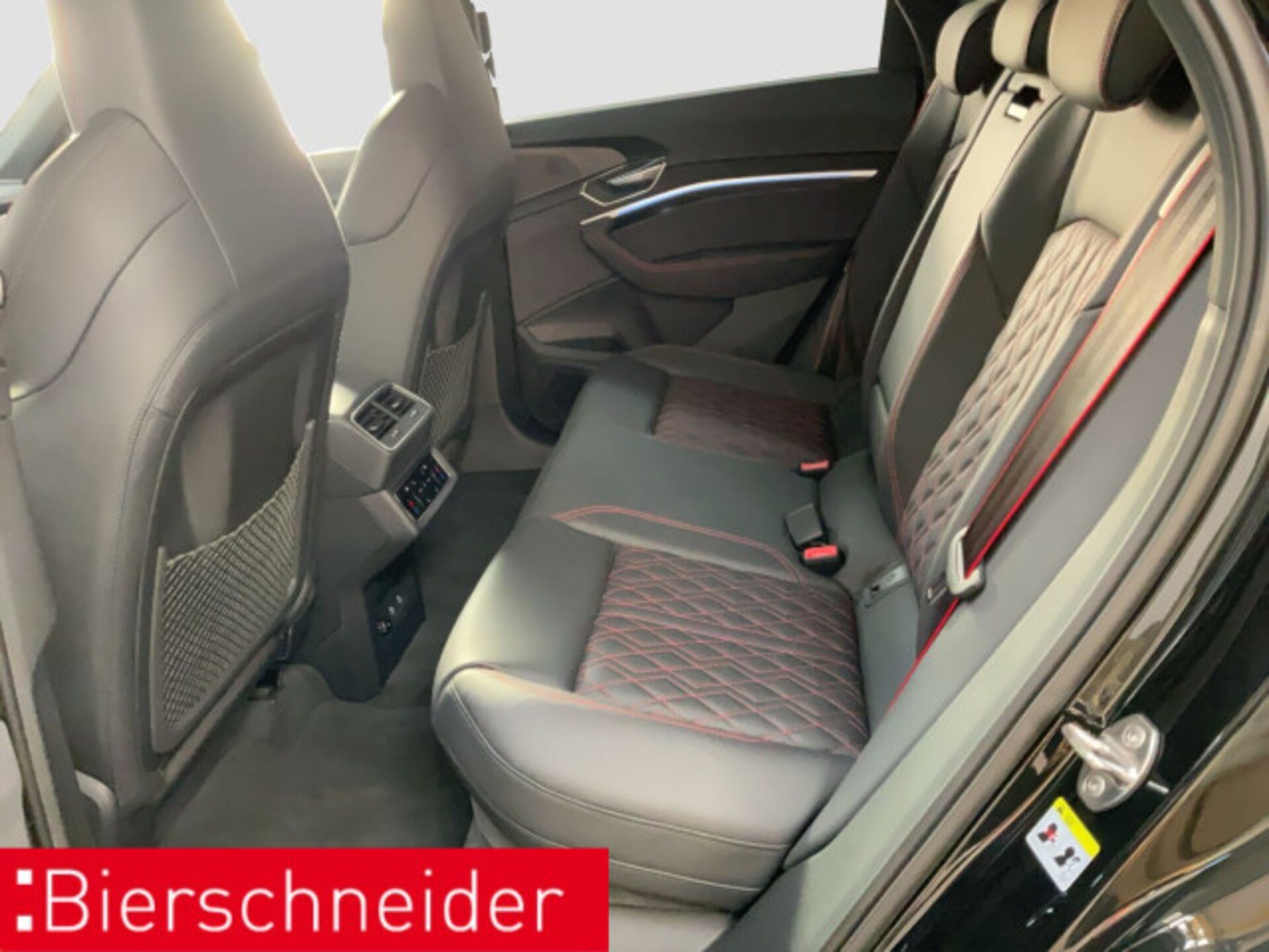 Audi Q8 Sportback e-tron S line