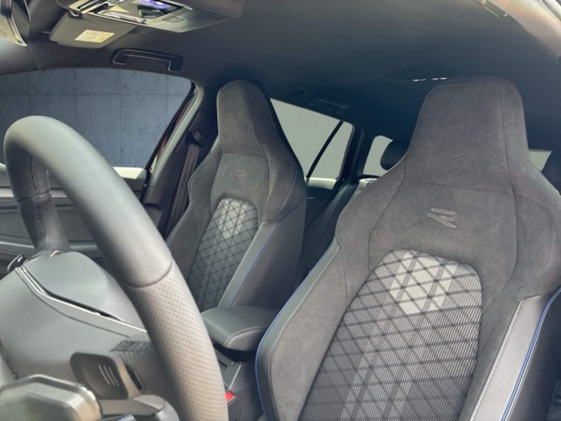 Volkswagen Golf Variant R-Line