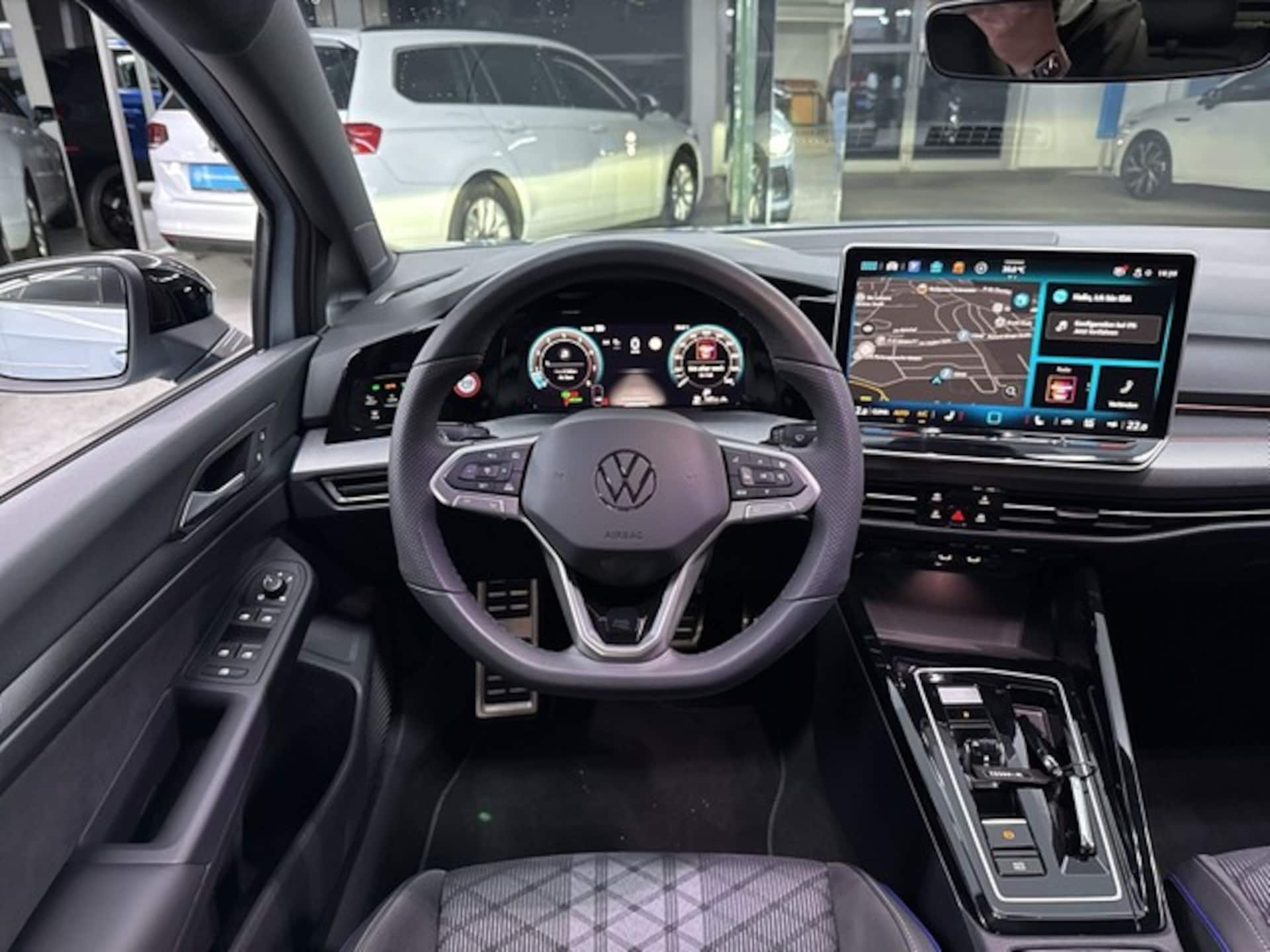 Volkswagen Golf R-Line