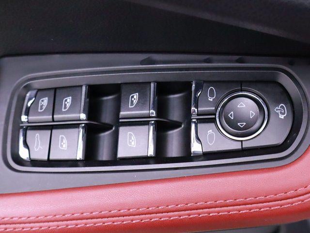 2024 Porsche Macan Base - Photo 23