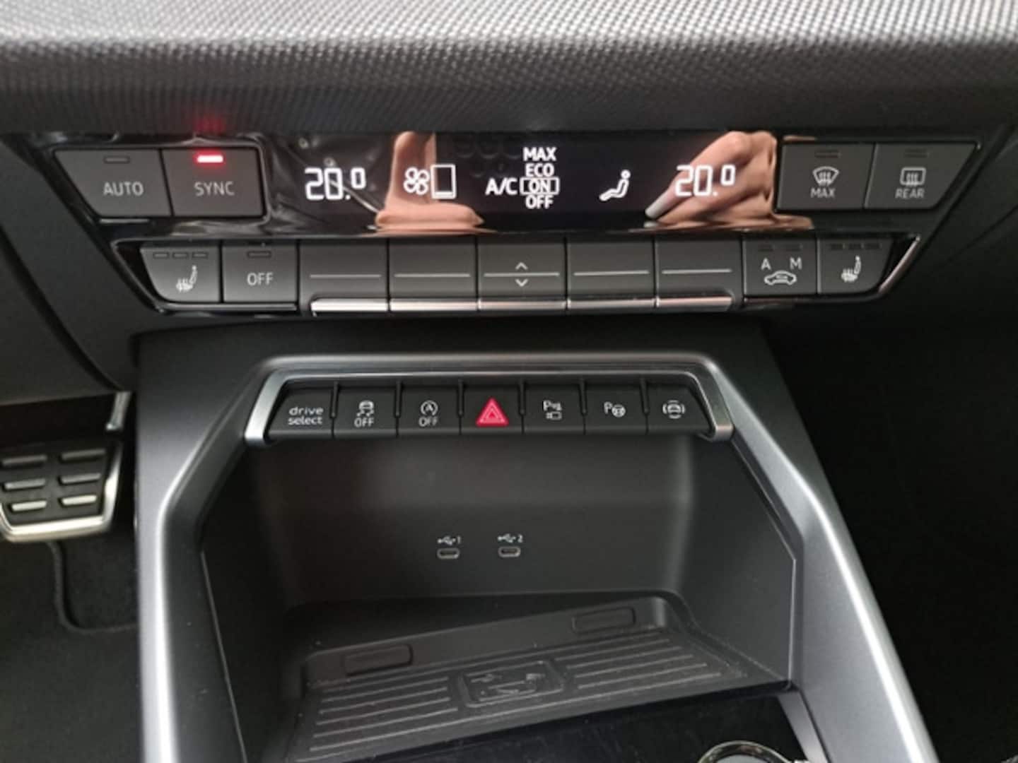 Bild über Audi S3 Sportback TFSI quattro S tronic - für weitere Informationen kontaktieren Sie den Audi Partner