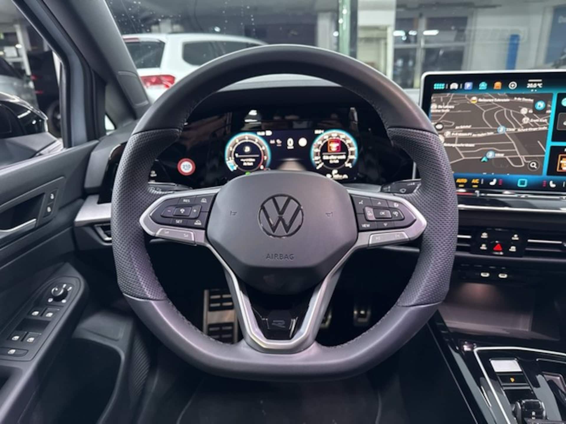 Volkswagen Golf R-Line
