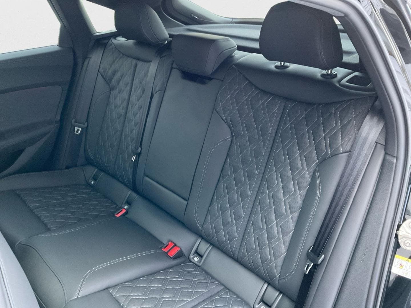 Bild über Audi A5 Limousine TFSI quattro 150 kW S tronic - für weitere Informationen kontaktieren Sie den Audi Partner