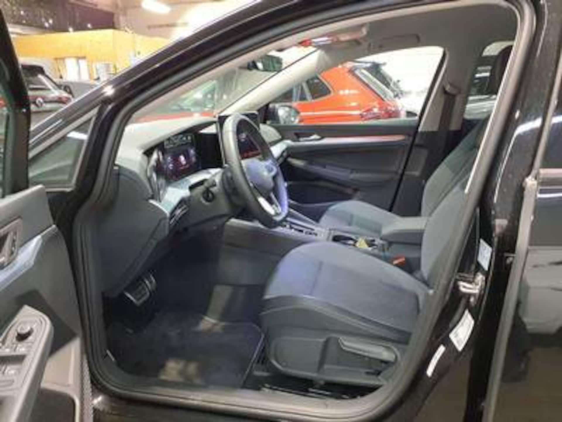 Volkswagen Golf Life