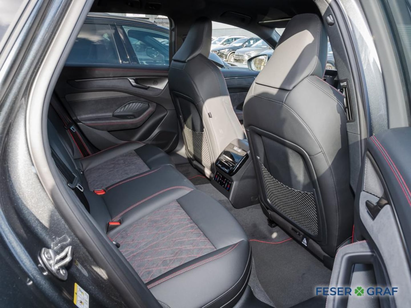 Bild über Audi A6 Avant TDI quattro 220 kW S tronic - für weitere Informationen kontaktieren Sie den Audi Partner