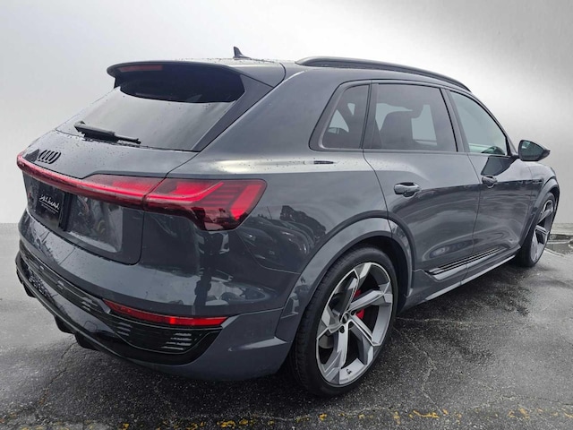 2024 Audi SQ8 e-tron