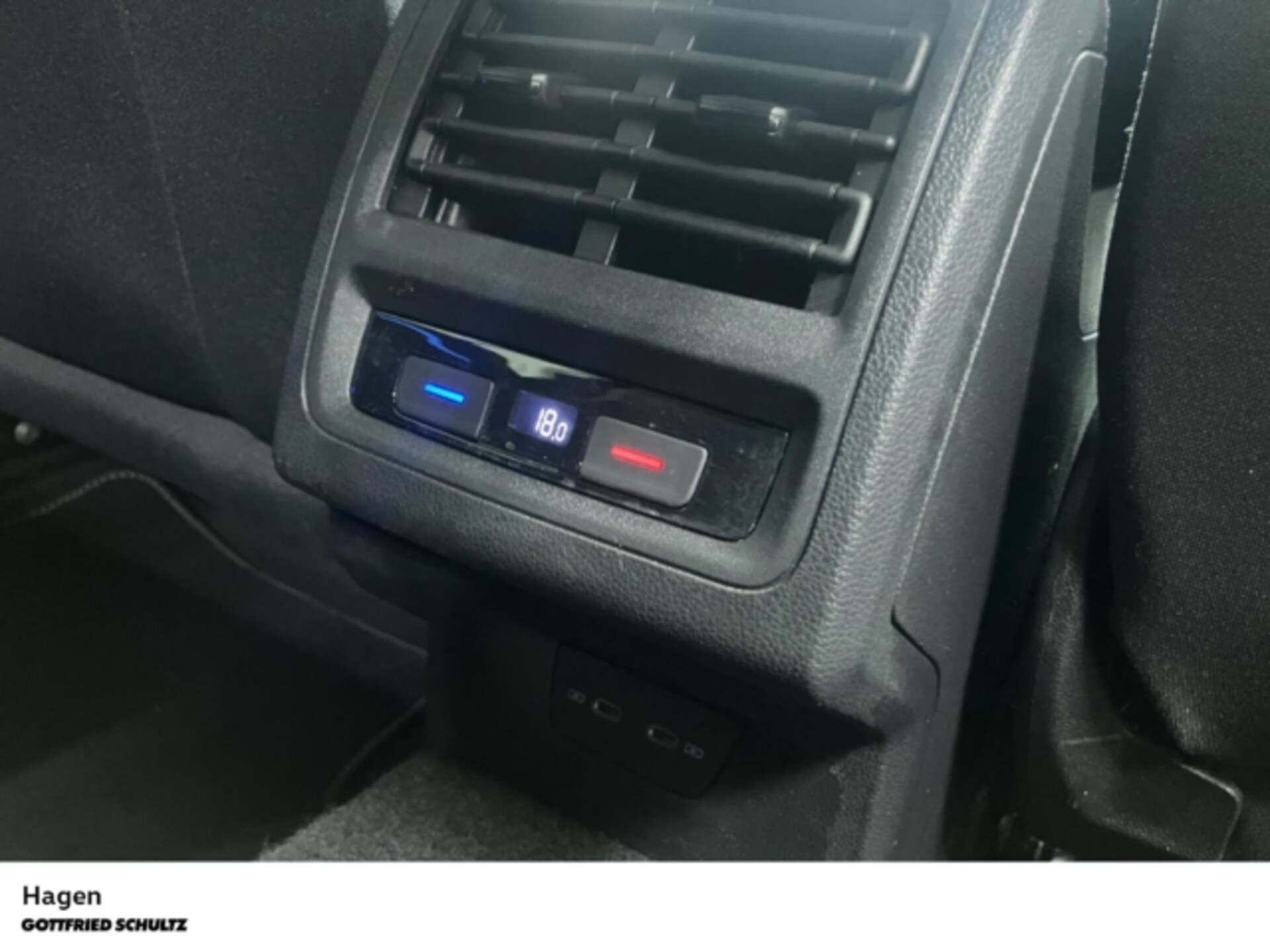 Volkswagen Golf Active