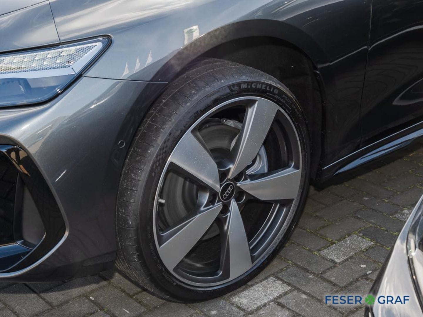 Bild über Audi A6 Avant TDI quattro 220 kW S tronic - für weitere Informationen kontaktieren Sie den Audi Partner
