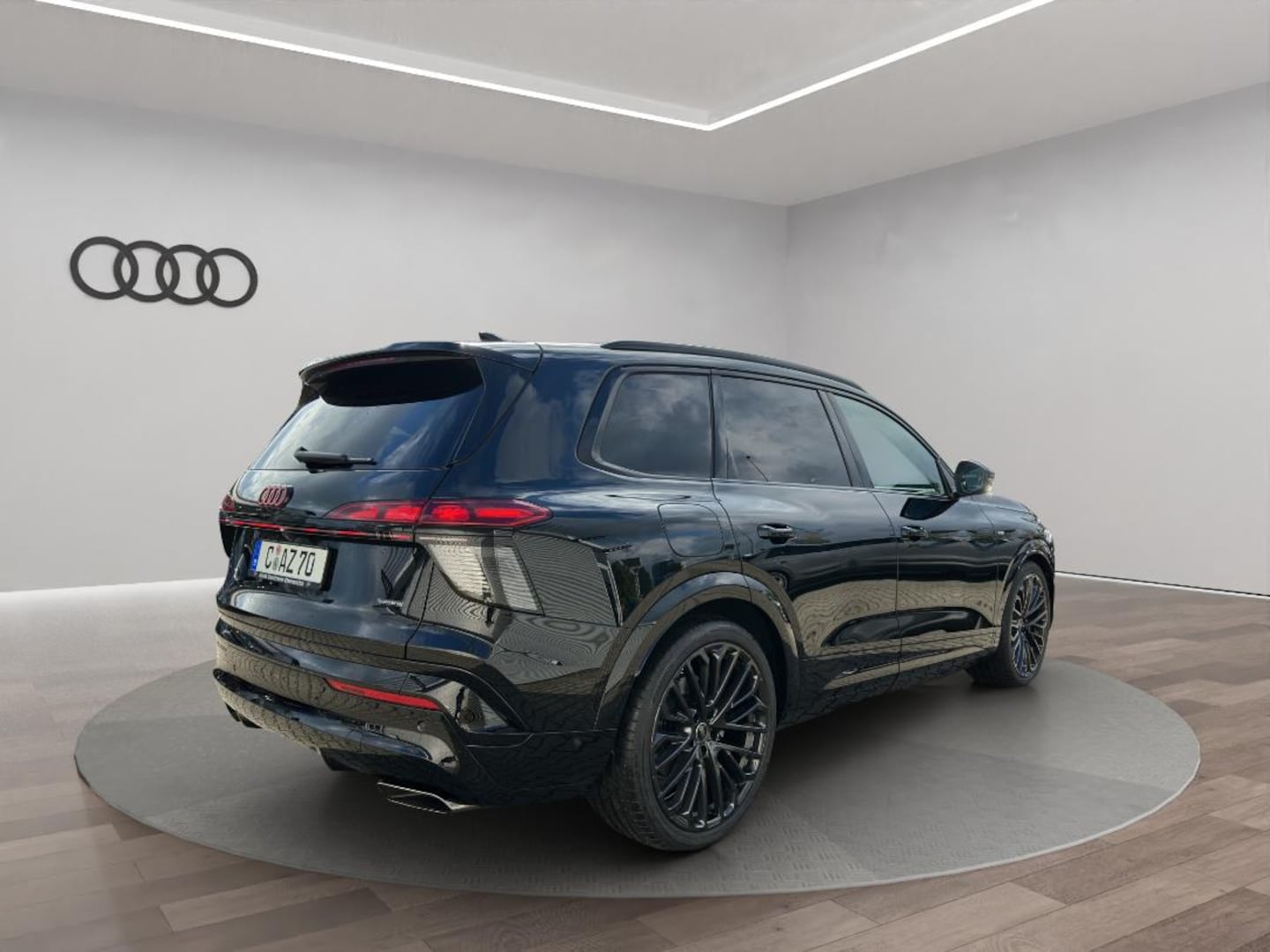 Bild über Audi Q7 SUV TDI quattro 220 kW tiptronic - für weitere Informationen kontaktieren Sie den Audi Partner