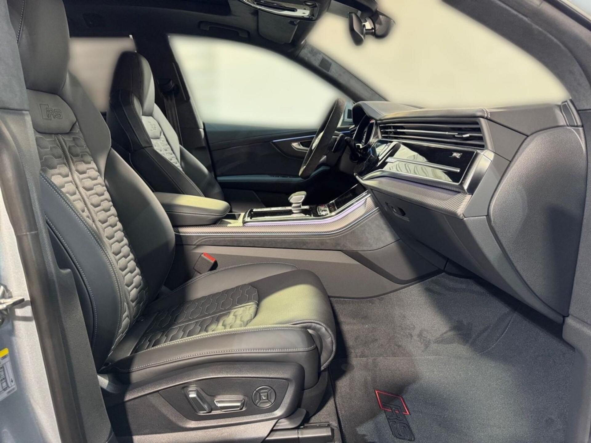 Audi RS Q8 SUV performance