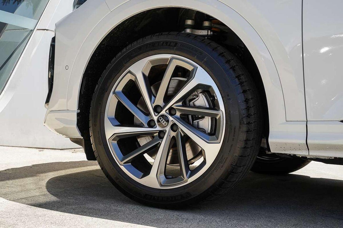 Image about Audi Q5 SUV TDI quattro 150 kW sport