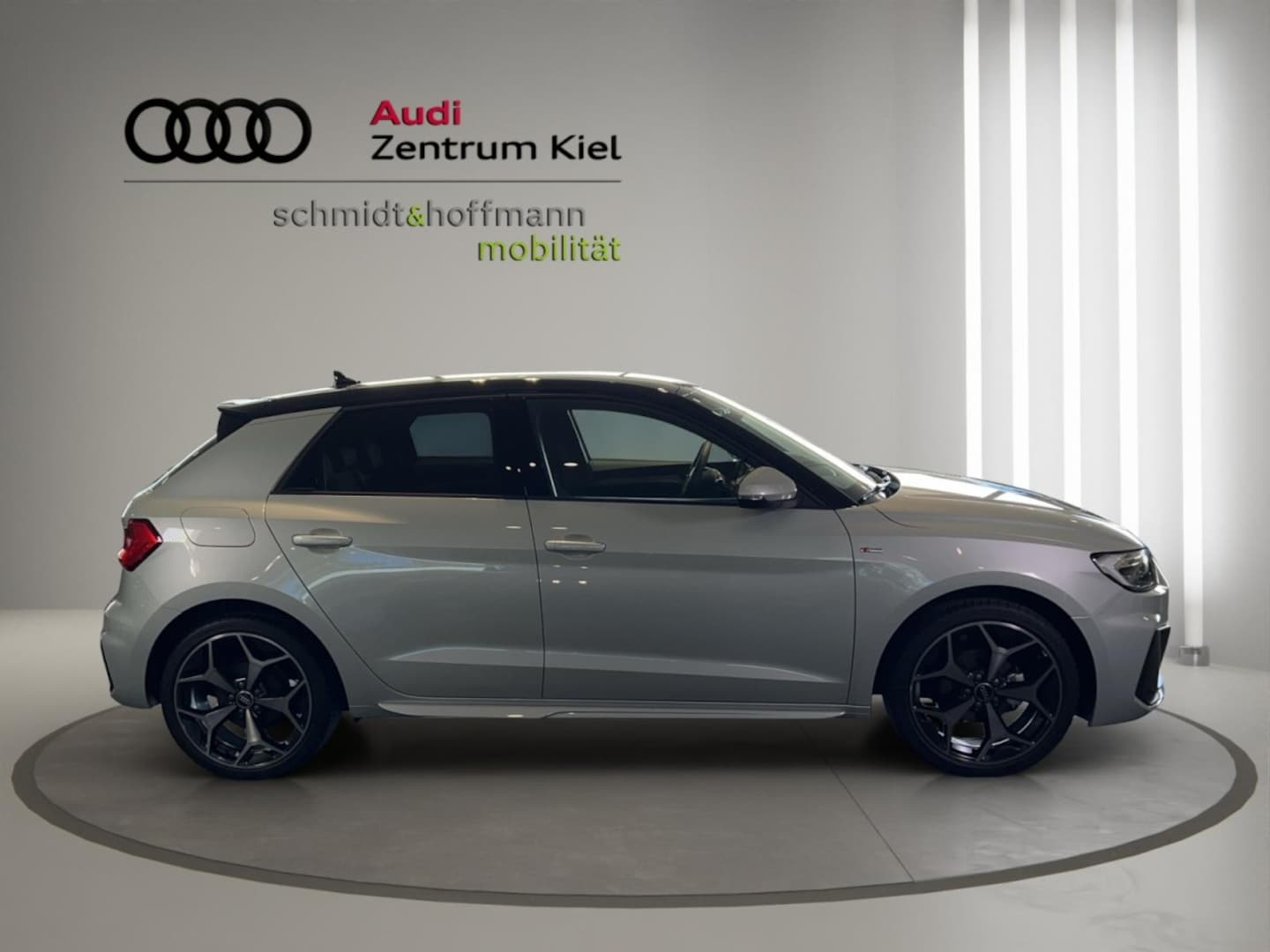 Bild über Audi A1 Sportback S line 25 TFSI S tronic - für weitere Informationen kontaktieren Sie den Audi Partner