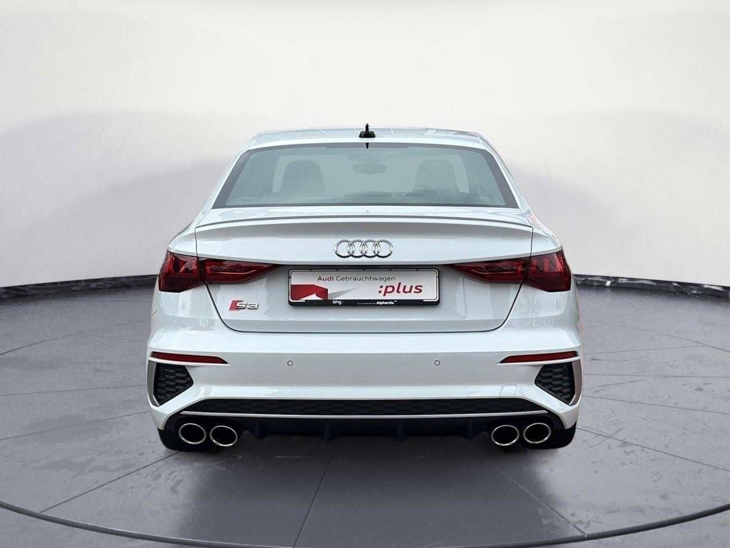 Bild über Audi S3 Limousine TFSI quattro S tronic - für weitere Informationen kontaktieren Sie den Audi Partner