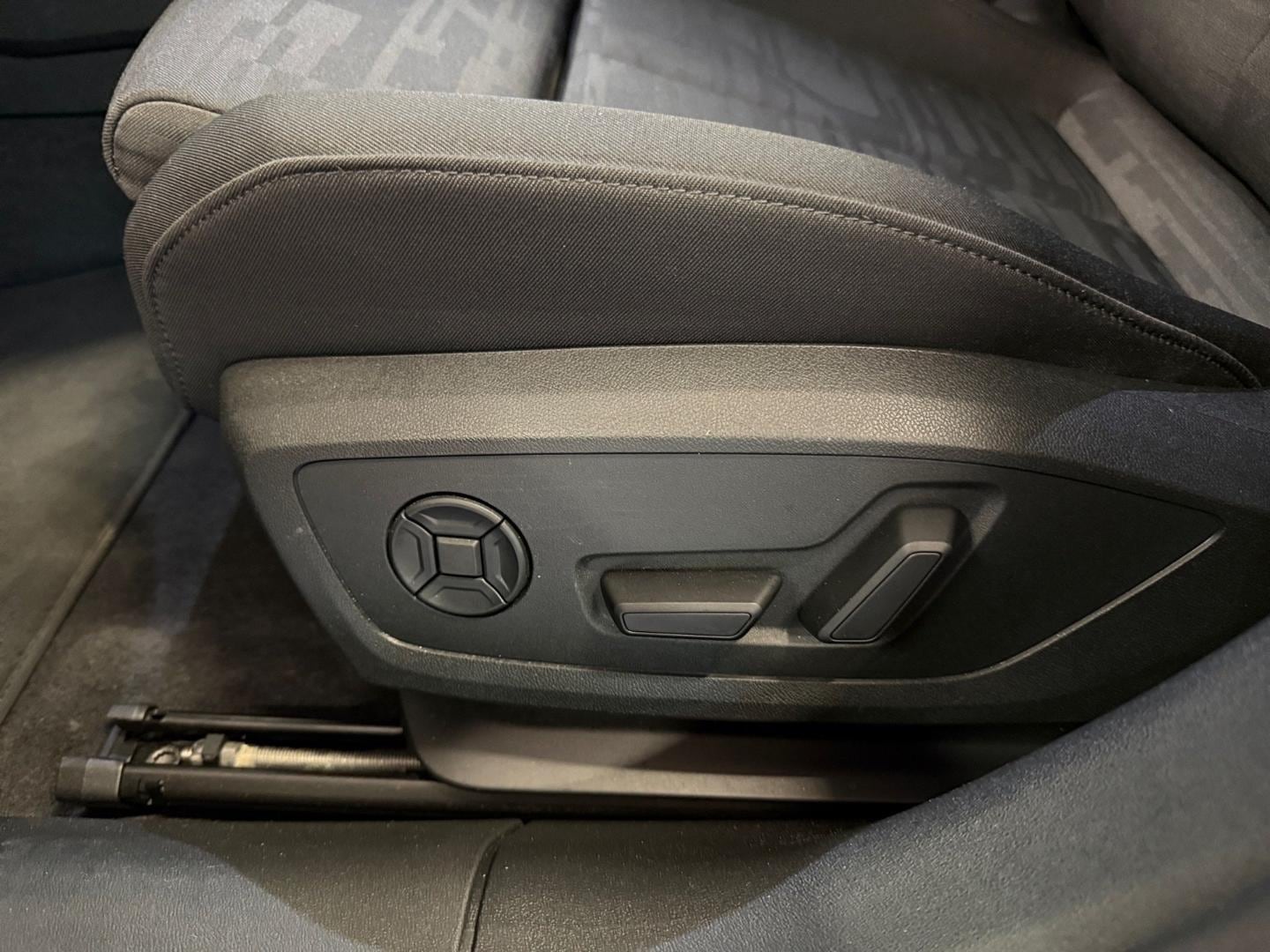Bild über Audi A5 Avant TDI 150 kW S tronic - für weitere Informationen kontaktieren Sie den Audi Partner