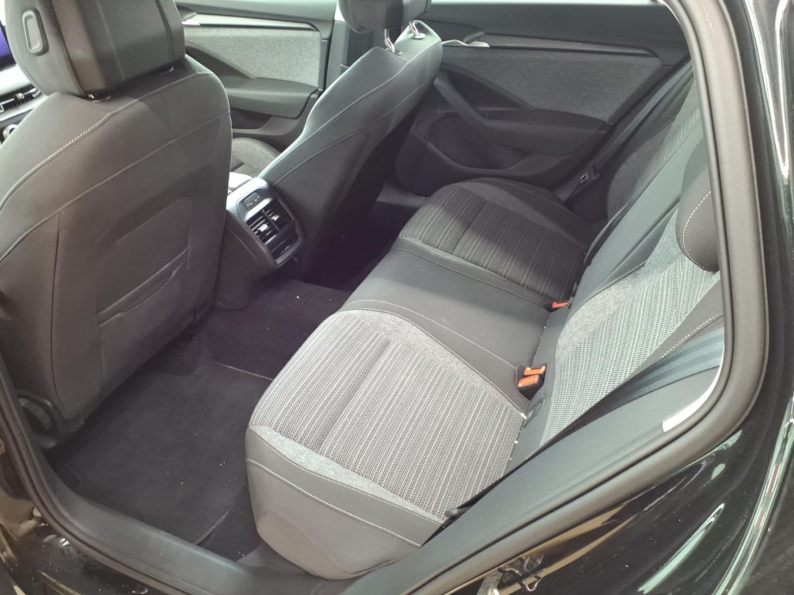 Škoda Superb Combi – Bild 9
