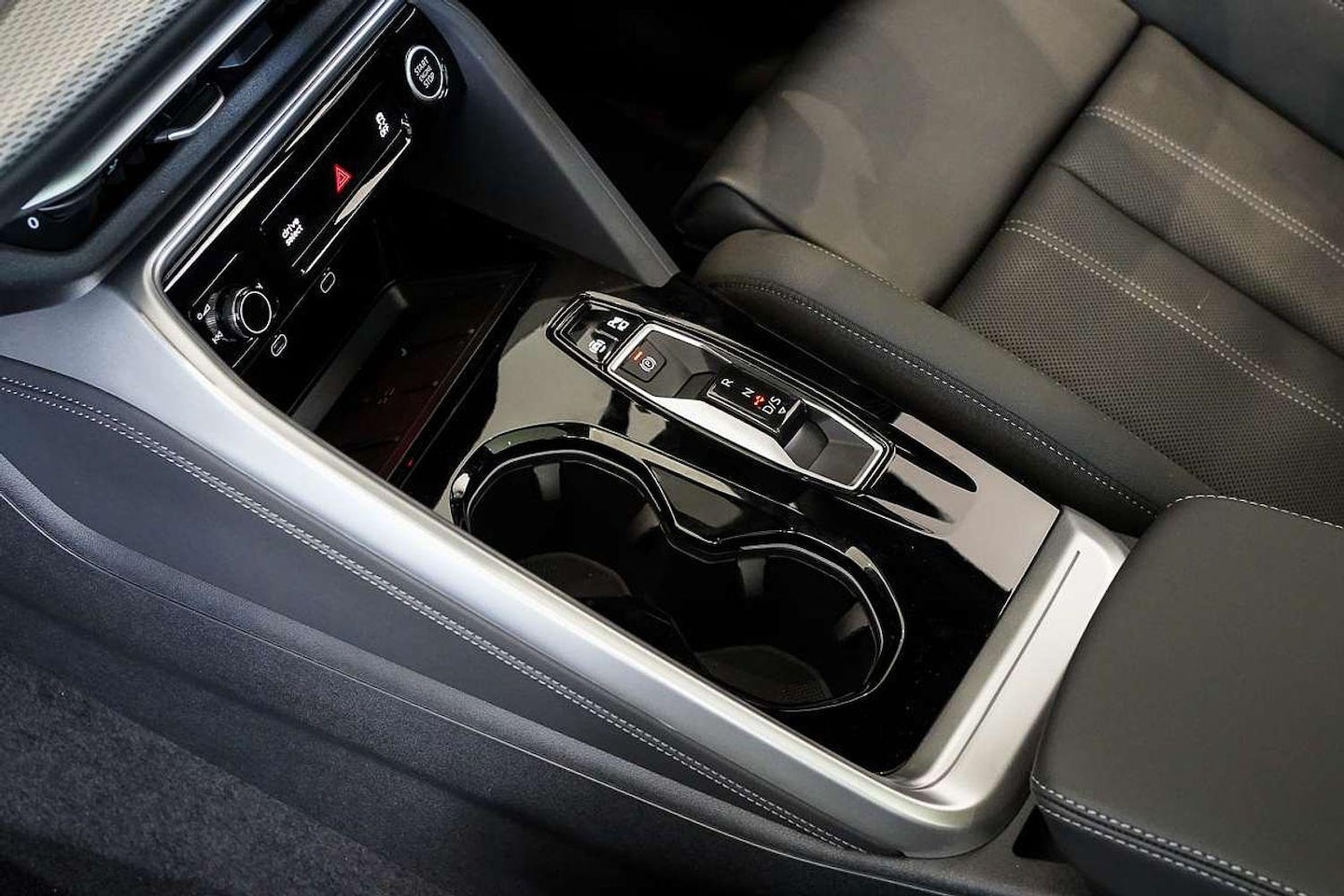 Image about Audi Q5 SUV TDI quattro 150 kW sport
