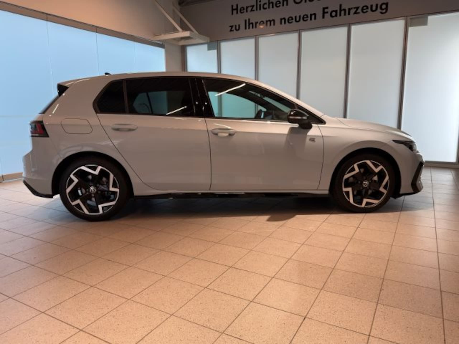 Volkswagen Golf R-Line