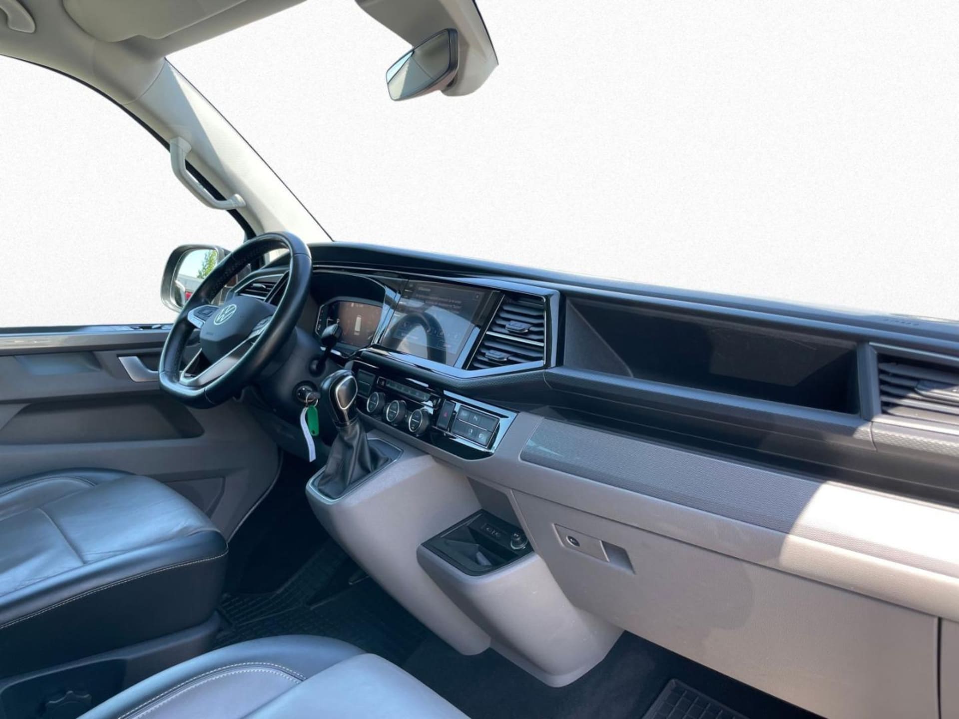 Volkswagen T6.1 Caravelle langer Radstand Highline