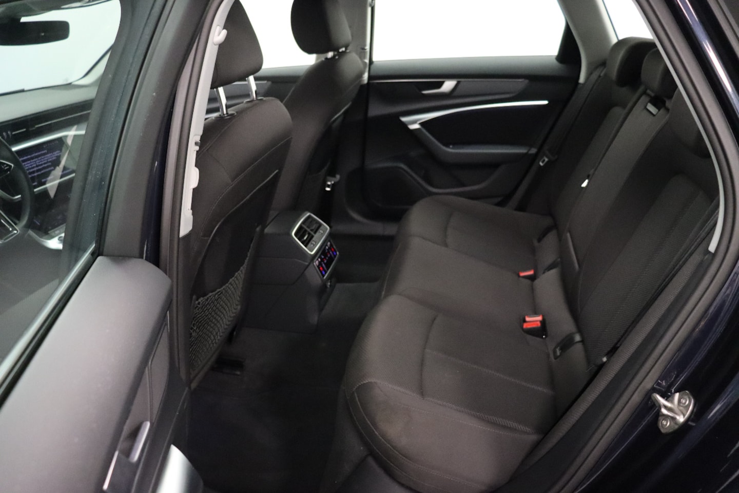 Bild über Audi A6 Avant advanced 45 TDI quattro S tronic - für weitere Informationen kontaktieren Sie den Audi Partner