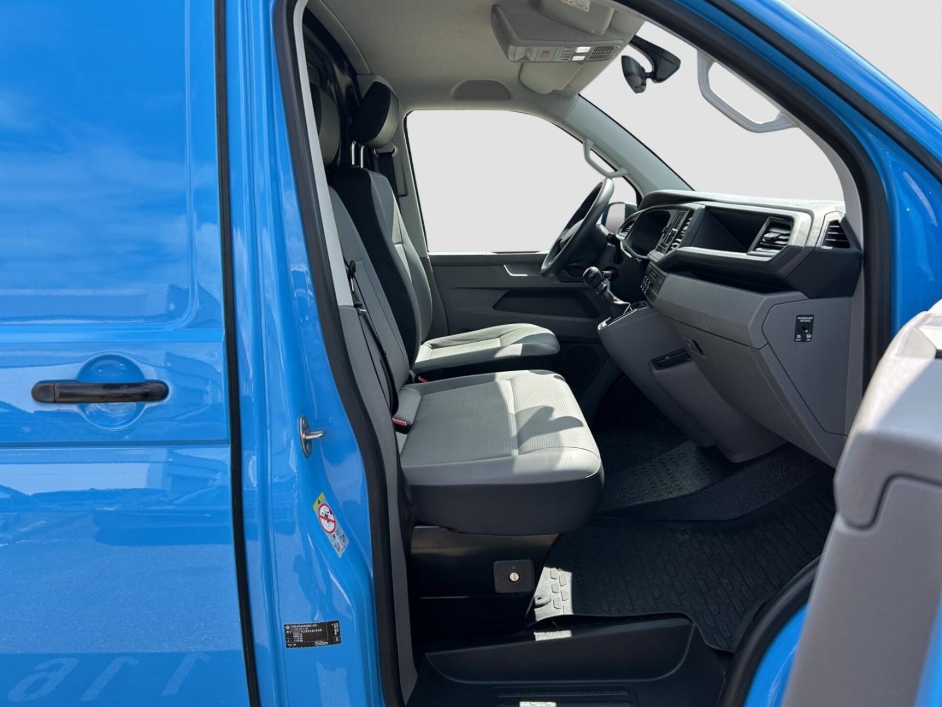 Volkswagen T6.1 Transporter Kasten langer Radstand