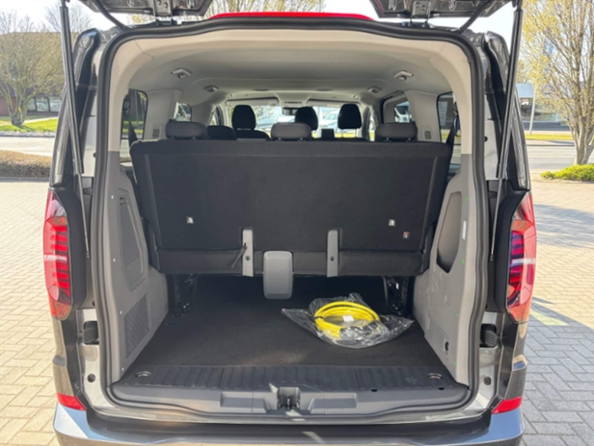 Volkswagen e-Caravelle Life