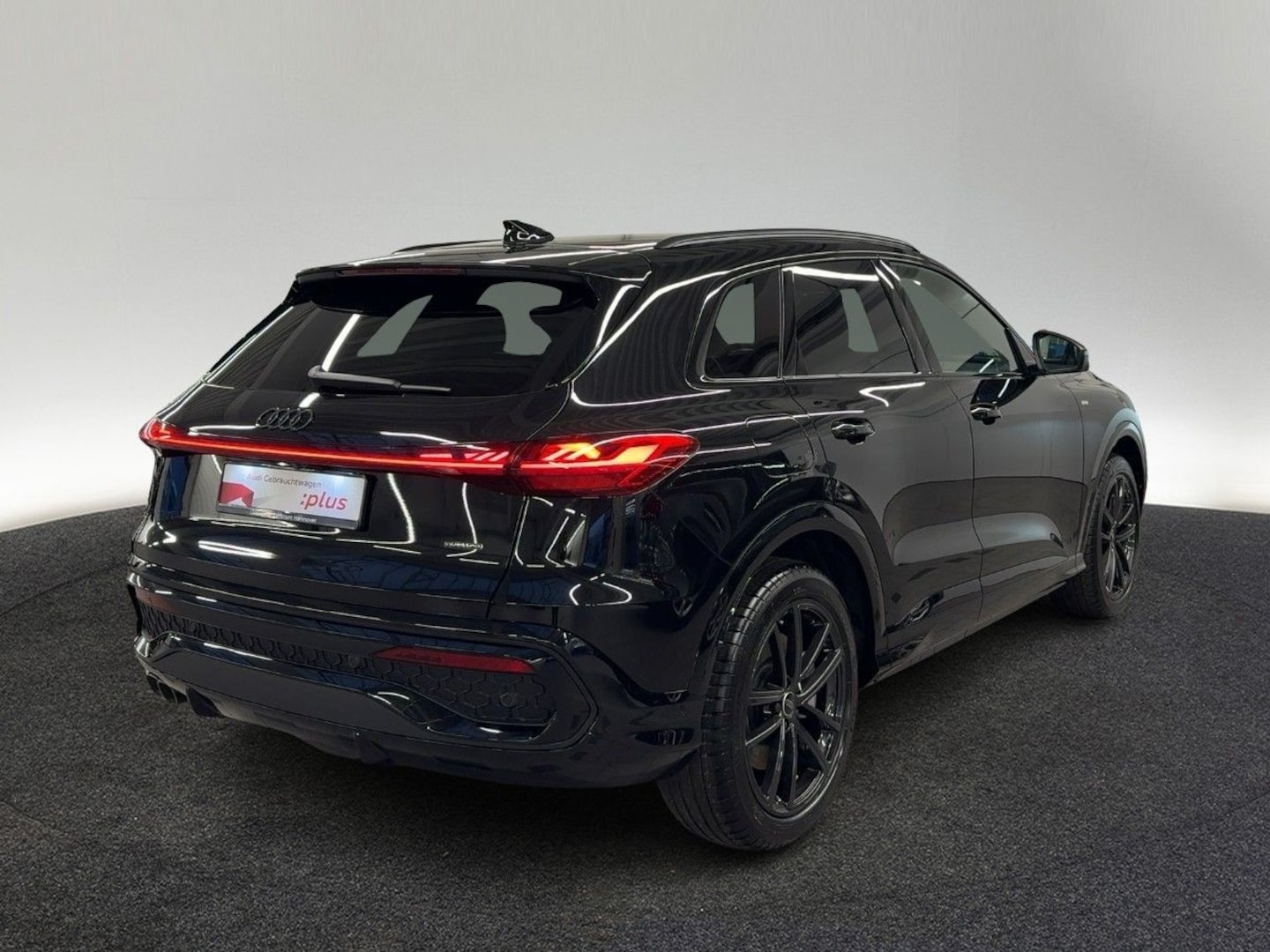 Bild über Audi Q5 SUV TDI quattro 220 kW S tronic - für weitere Informationen kontaktieren Sie den Audi Partner