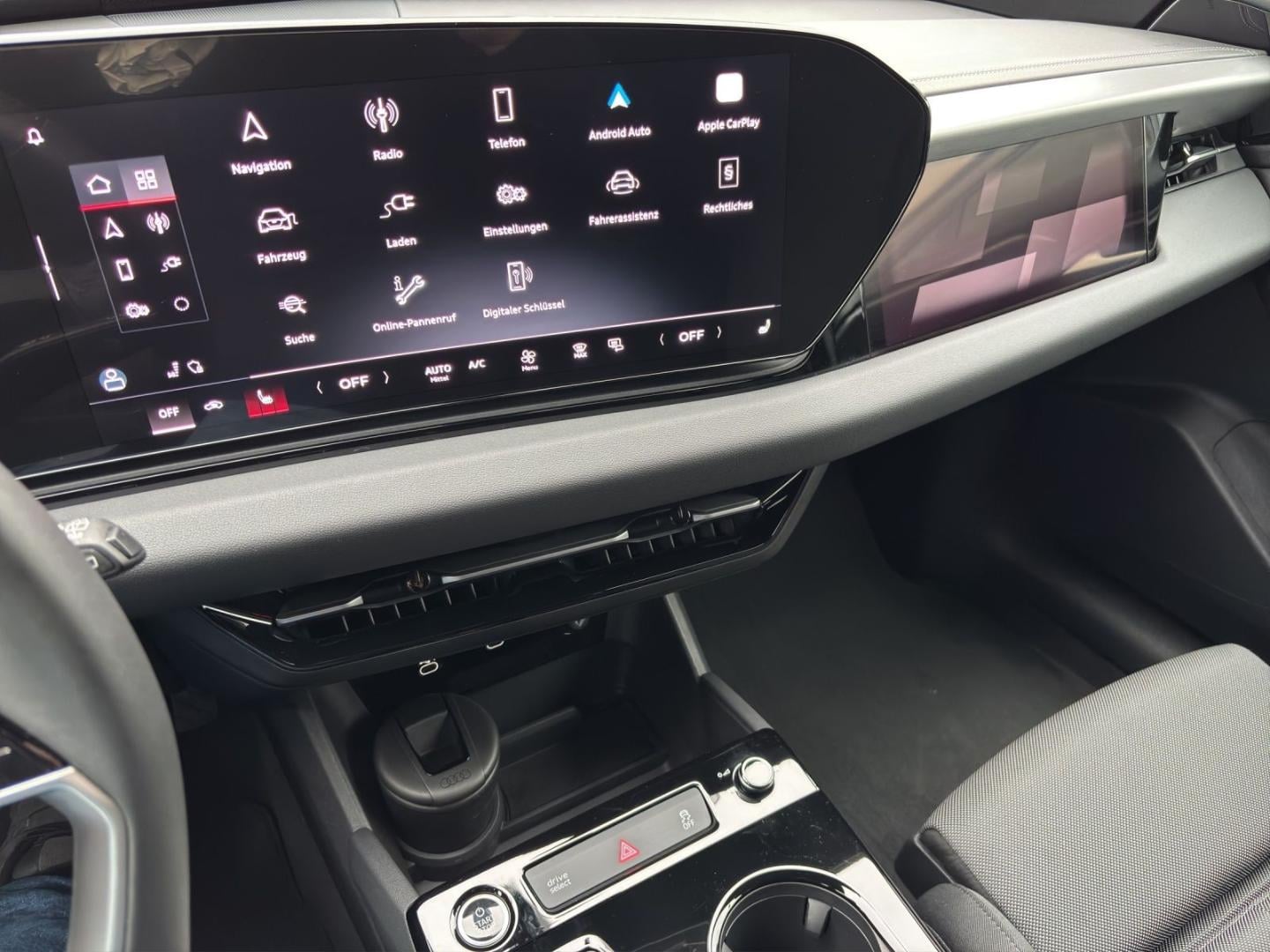 Bild über Audi A6 Avant e-tron e-tron - für weitere Informationen kontaktieren Sie den Audi Partner